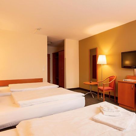 Central Hotel Loewen Feldkirch Oda fotoğraf