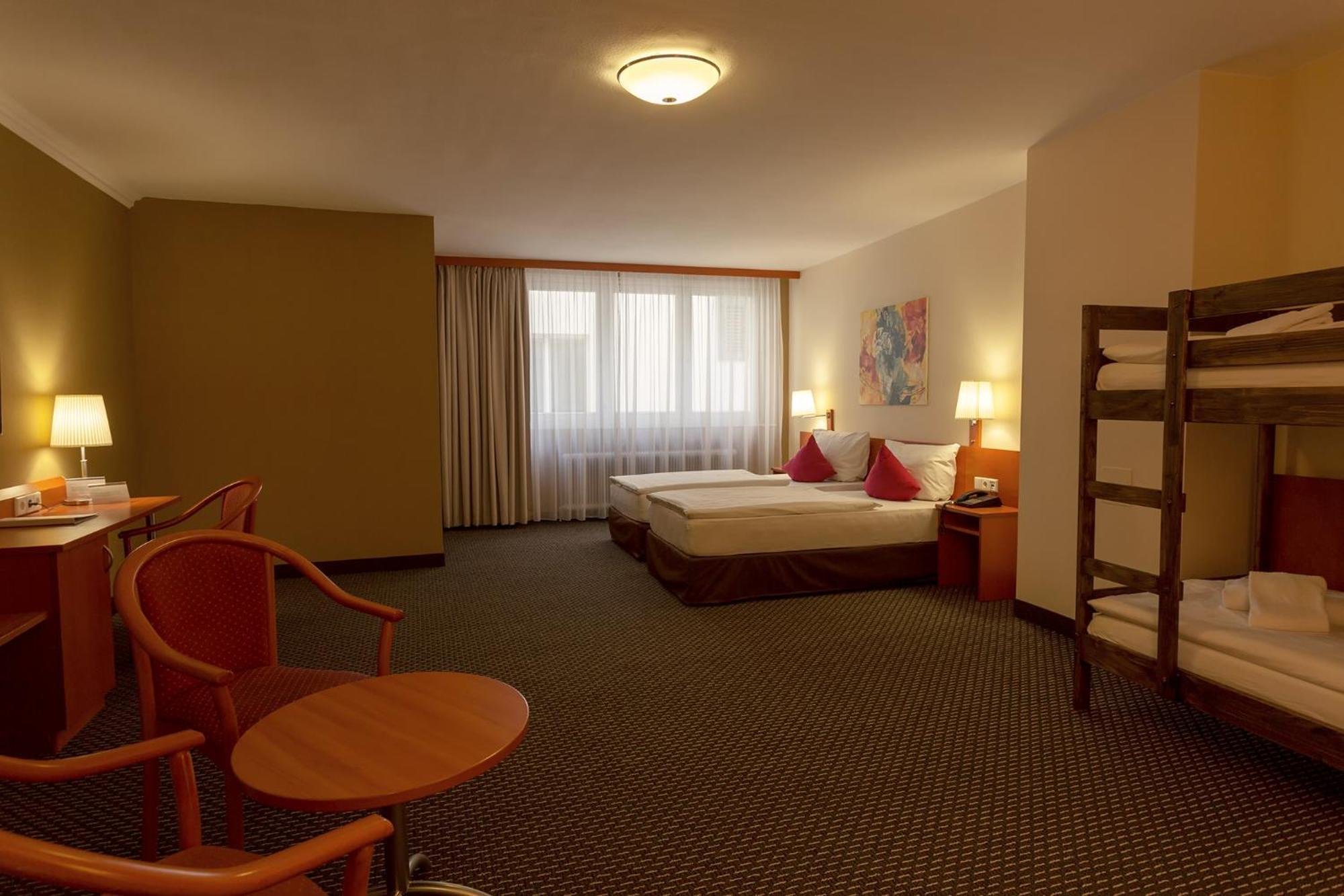 Central Hotel Loewen Feldkirch Oda fotoğraf